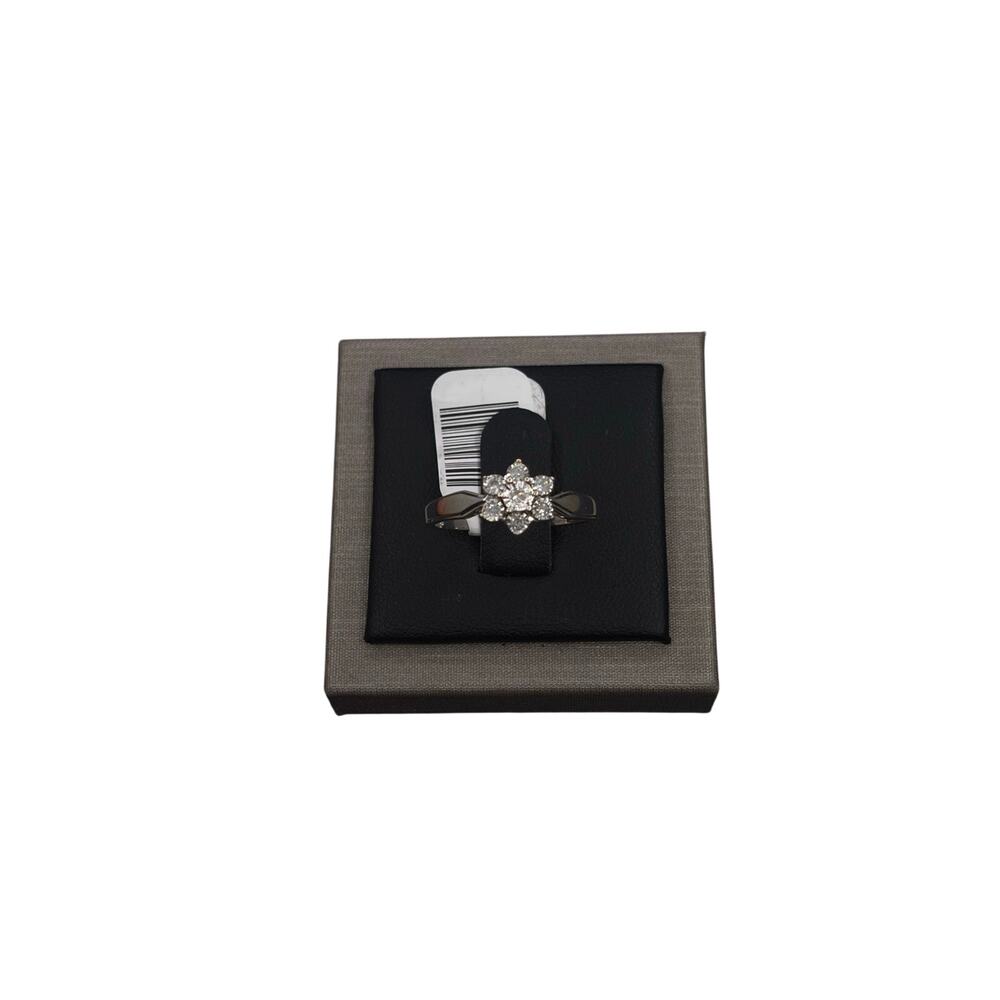 14K DIAMOND FLOWER RING - Picture 7 of 8
